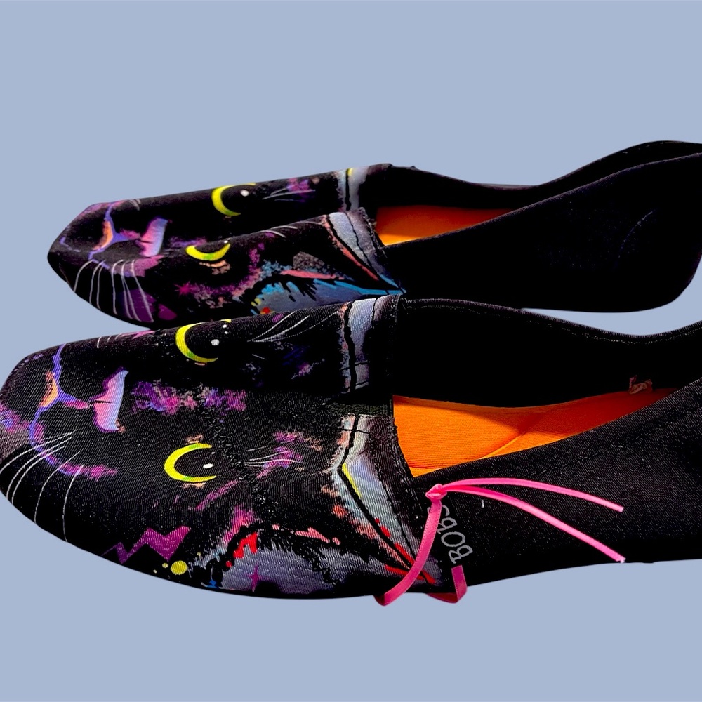 Skechers Black Cat Print Women's Bobs for Dogs Slip Ons - Picture 3 of 7